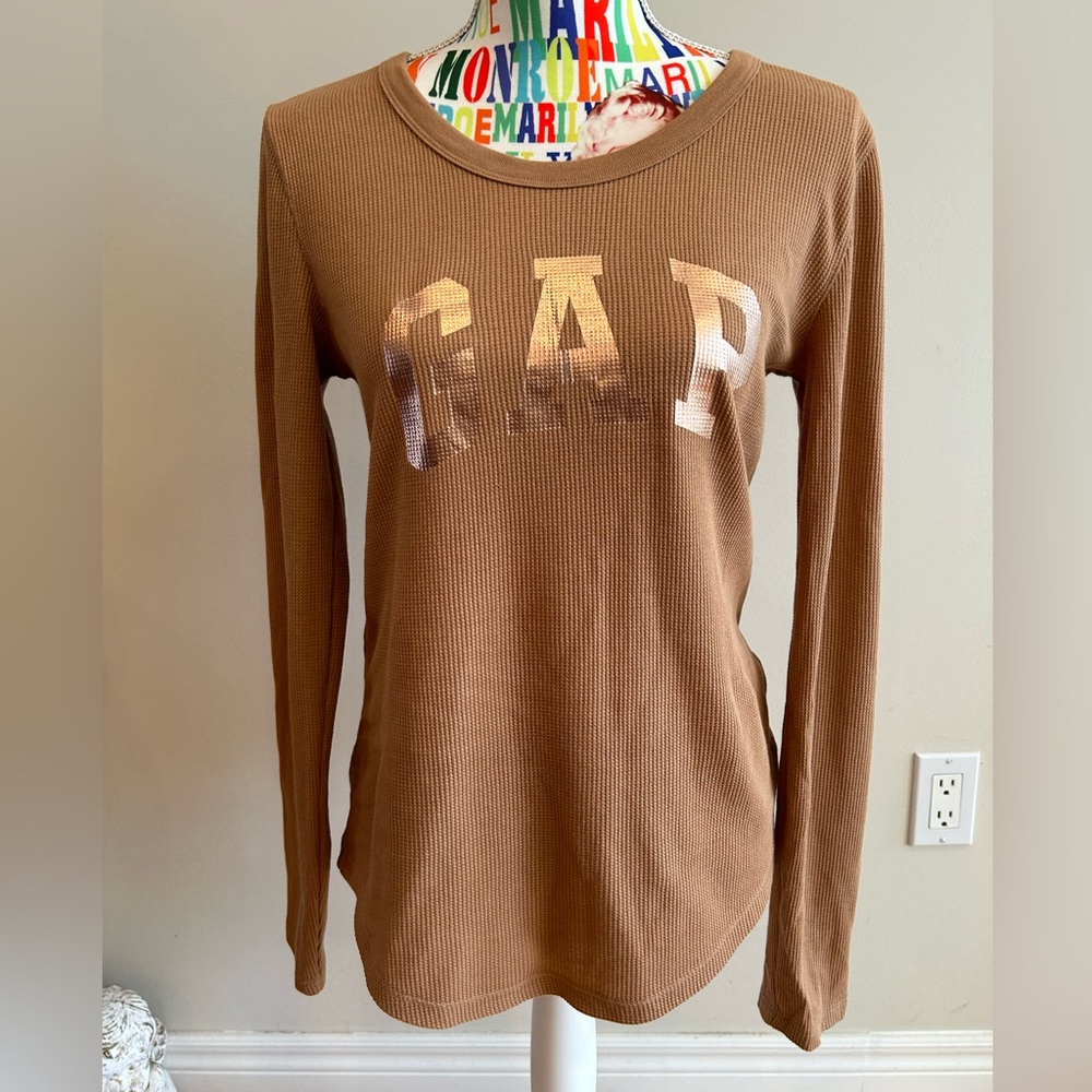 💥SALE💥 GAP top waffle fabric in excellent condition. Size medium